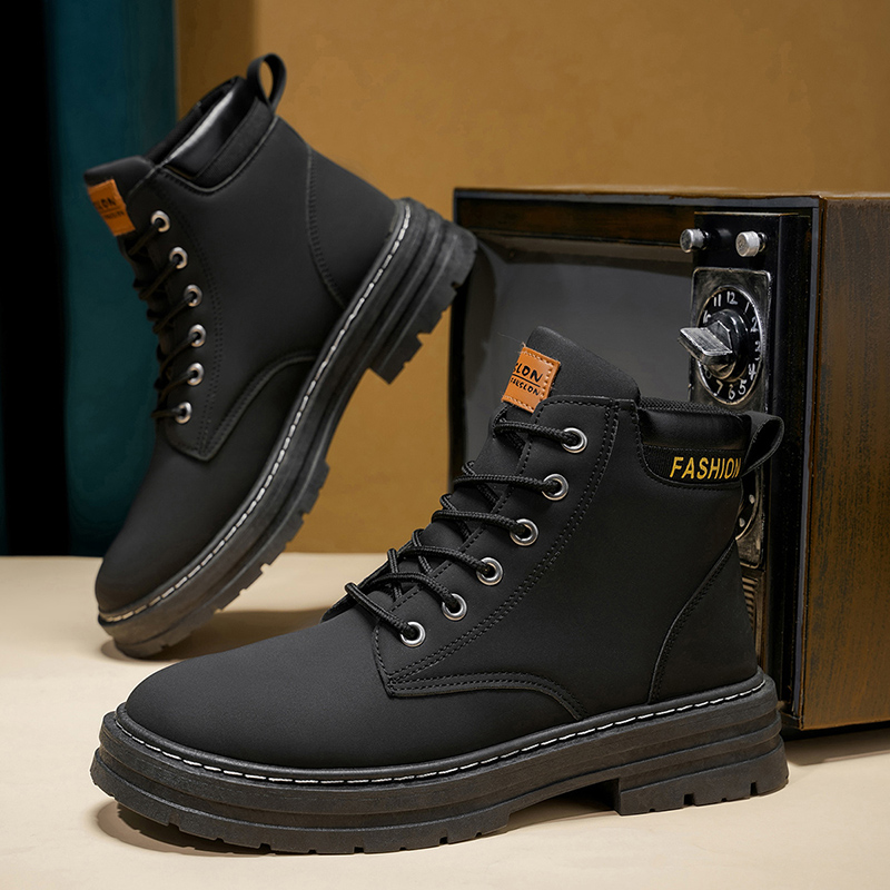 Men Shoes Classic - 2025年 メンズ ニュークラシック ミッドカットブーツ - 厚底、レースアップ、アクセサリー付きアウトドアスタイル