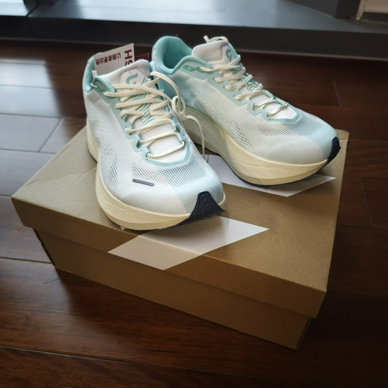 DYNAFISH ランニングシューズ メンズ レディース 高 - Men'S Shoes Vs Women'S Size のレビューと価格