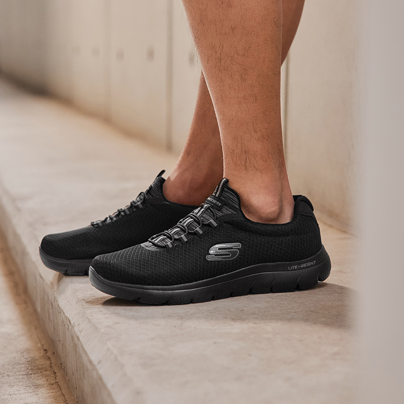 スケッチャーズ メンズ 52811‑BBK サミッツ ブラッ - Men'S Shoes With Memory Foam のレビューと価格